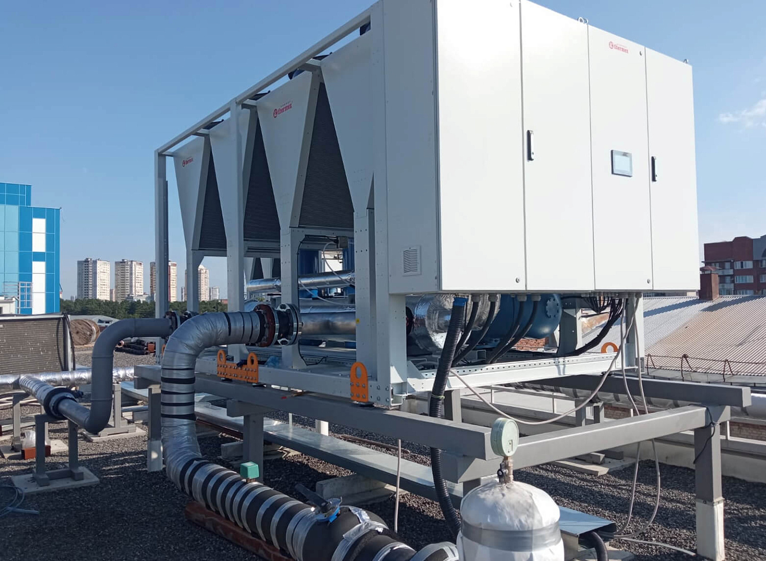 Моноблочный чиллер Thermex Energy TMR на производстве электронного оборудования
